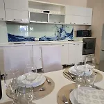 דירה Center Sea Garden 2br